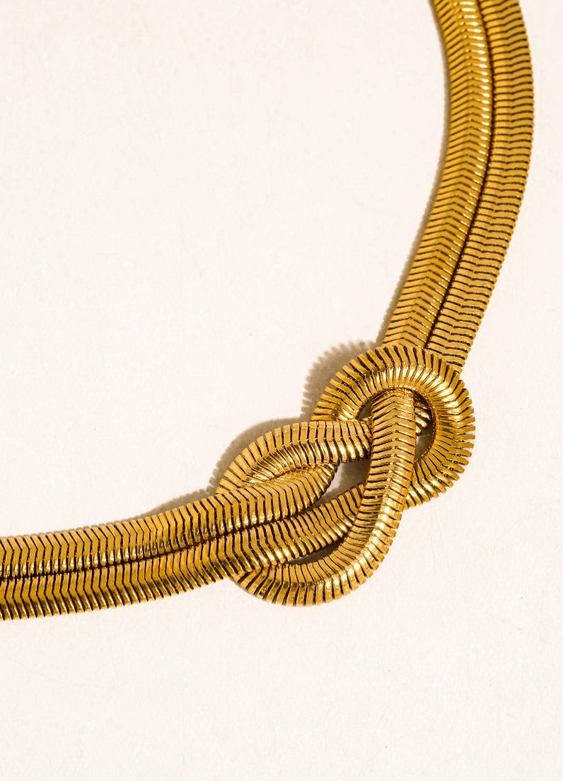 Evereign 18K Gold Non-Tarnish Knot Necklace: Yellow Gold