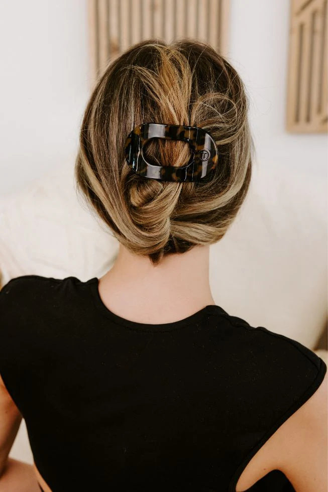 Round Flat Hair Clip | Medium | Tortoise