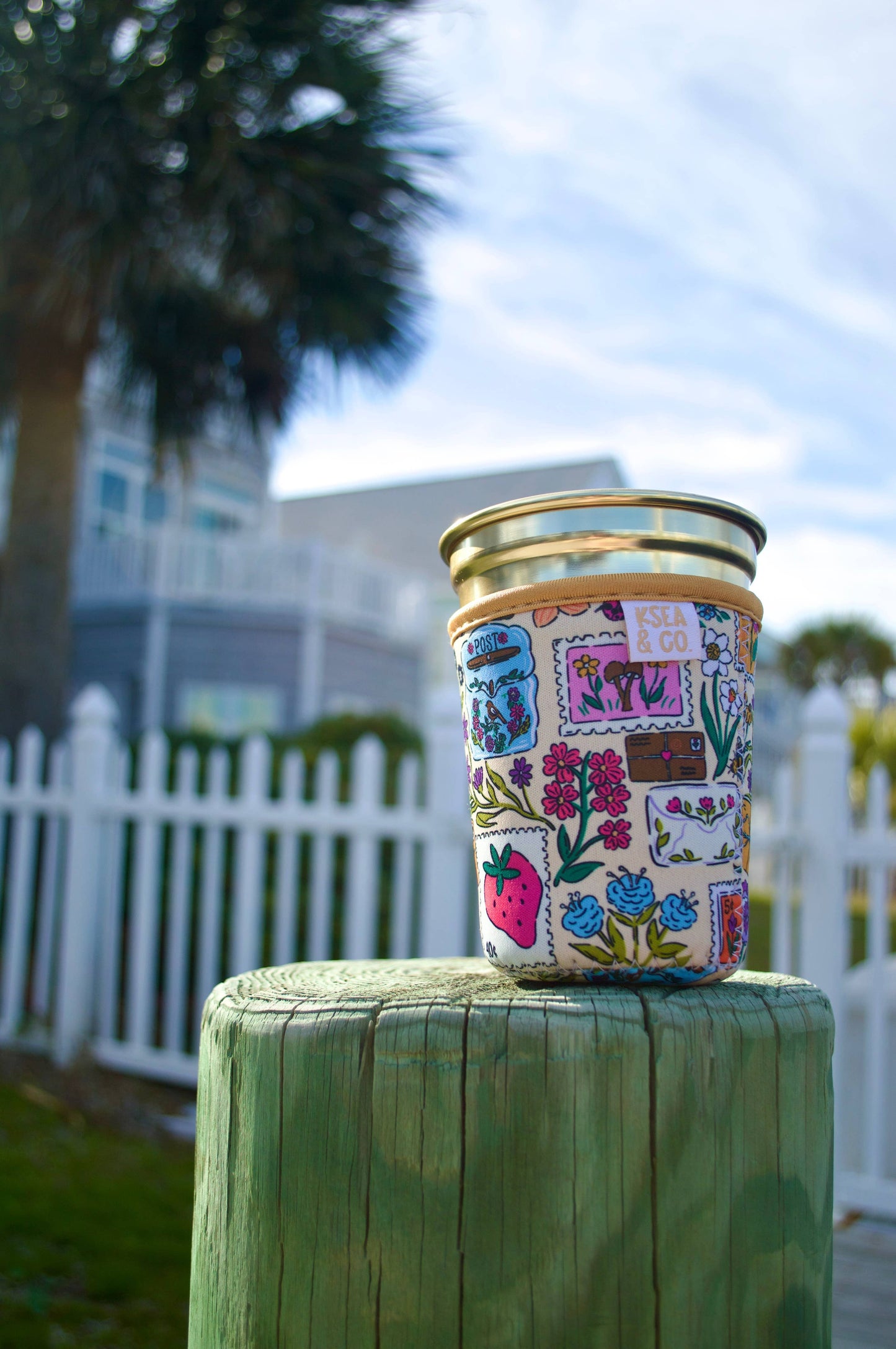 Garden Post Iced Coffee Drink Sleeve: Large