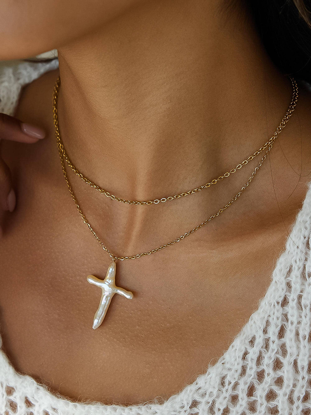 Aurise 18K Gold Freshwater Pearl Cross Necklace