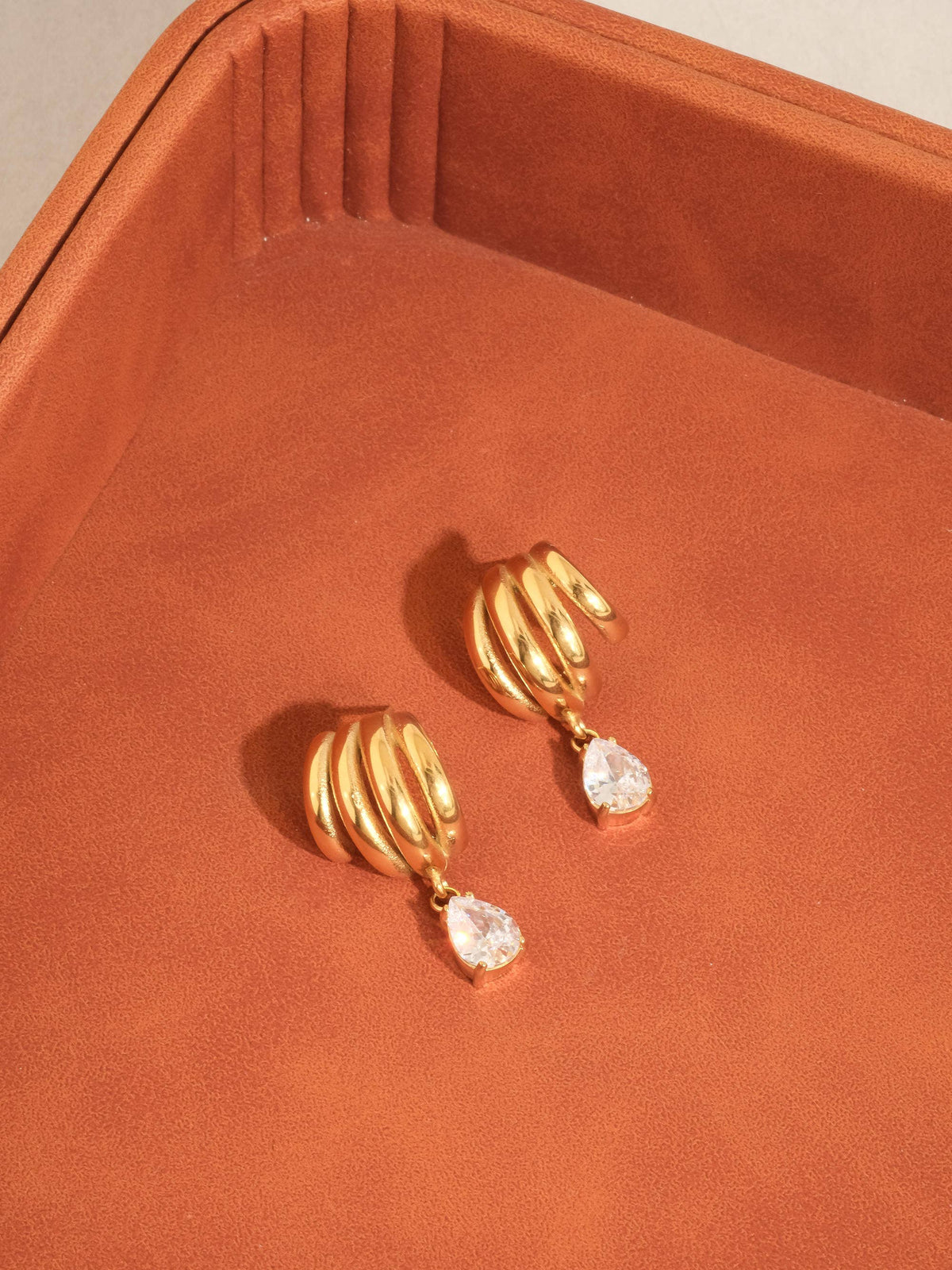 Dovely 18K Gold Non-Tarnish Earring