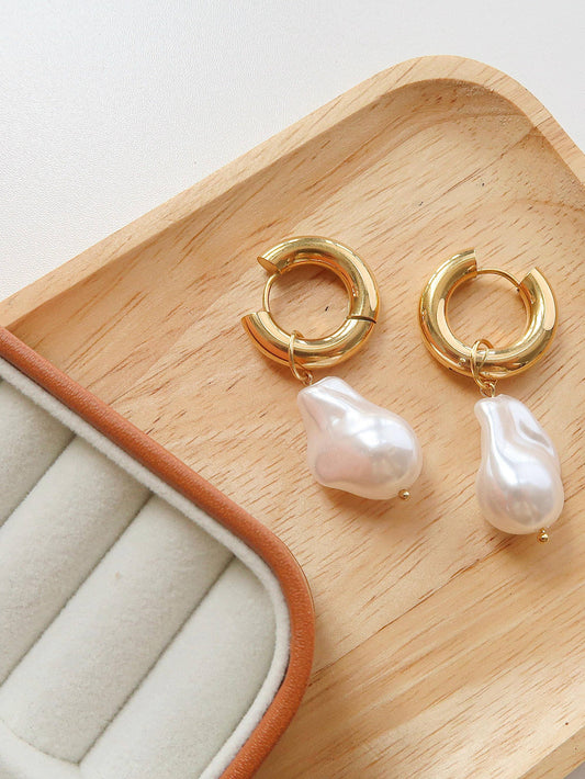 Oceana Gold Statement Large Pearl Earring: Yellow Gold