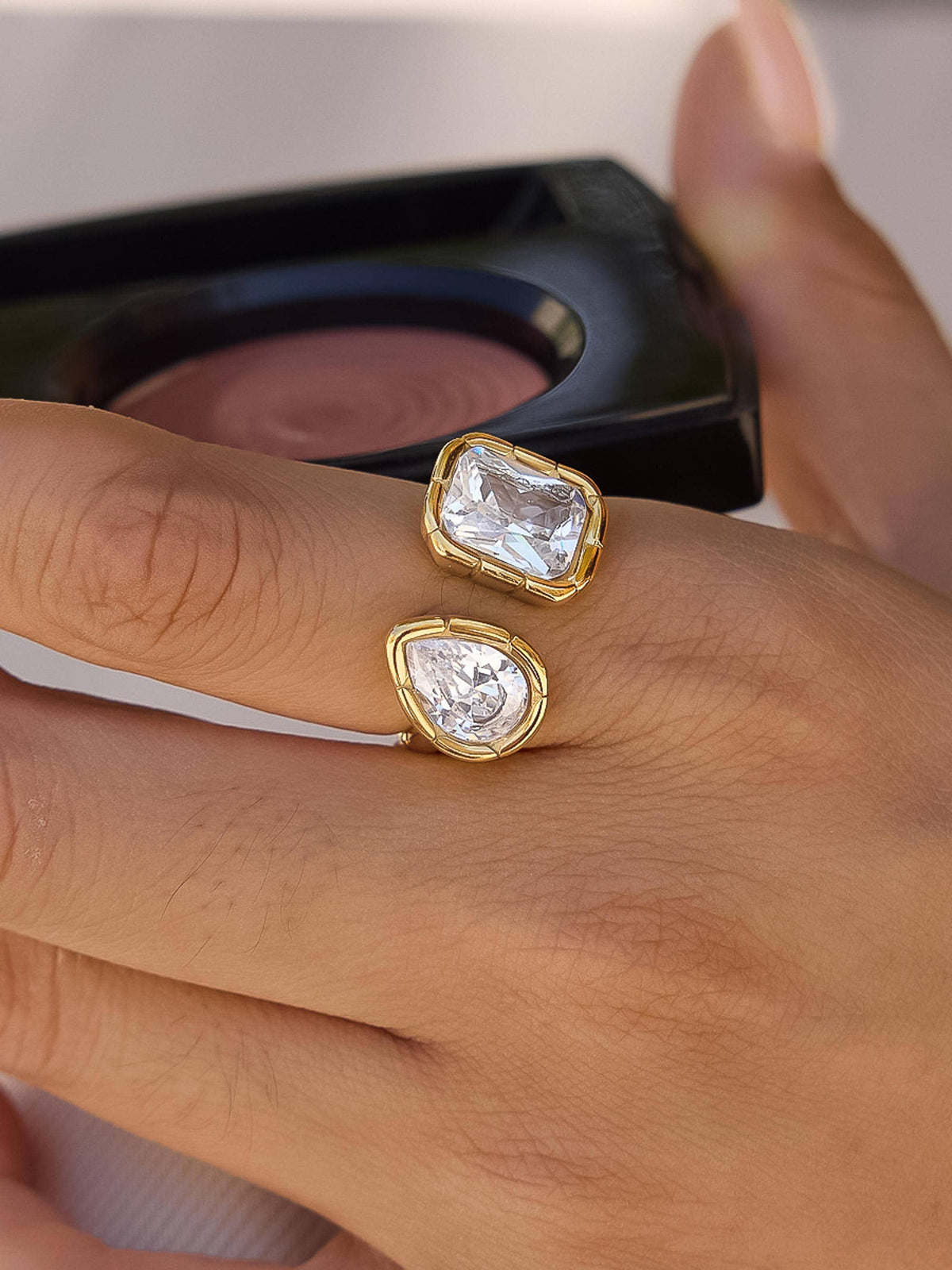 Serréa 18K Gold Adjustable Ring