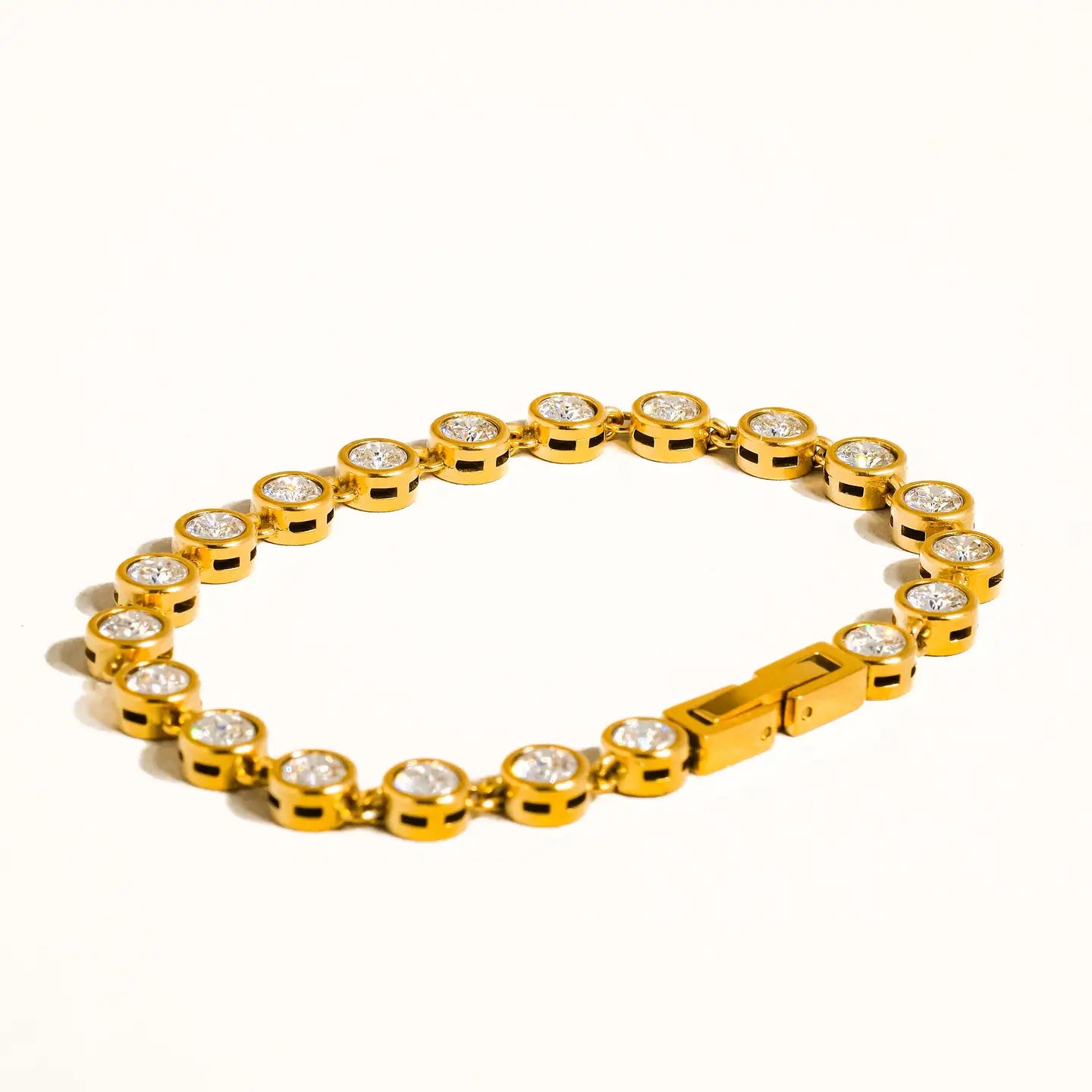 Amity 18k Gold Non Tarnish Bracelet
