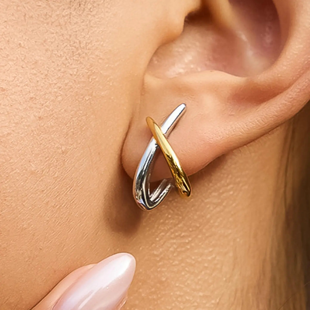 Staven Crossover Earring