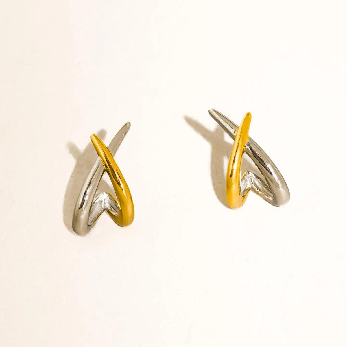Staven Crossover Earring