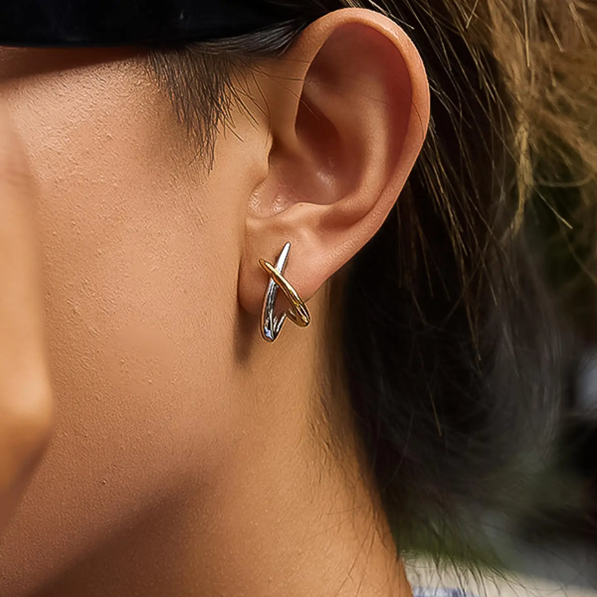 Staven Crossover Earring