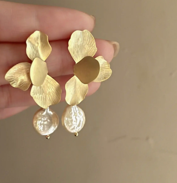 Pearl Petal Flower Earring