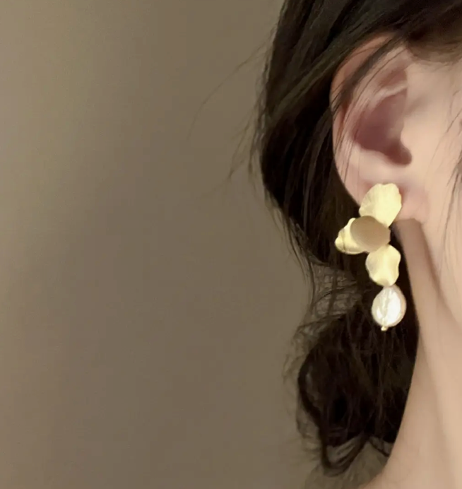 Pearl Petal Flower Earring