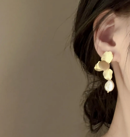 Pearl Petal Flower Earring