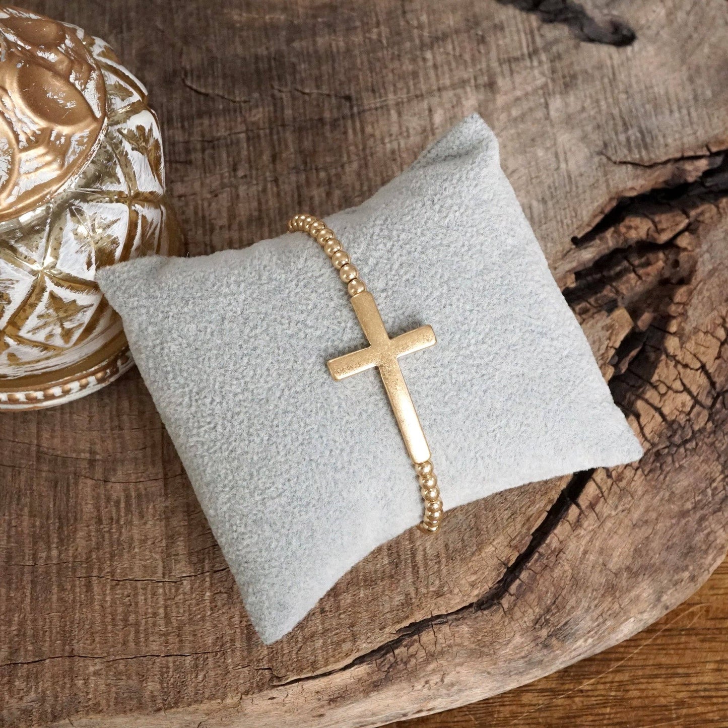 Minimal Cross Stretch Bracelet