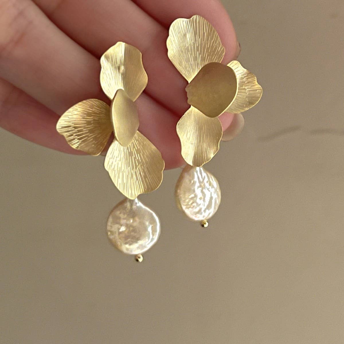 Flower Pearl Earring