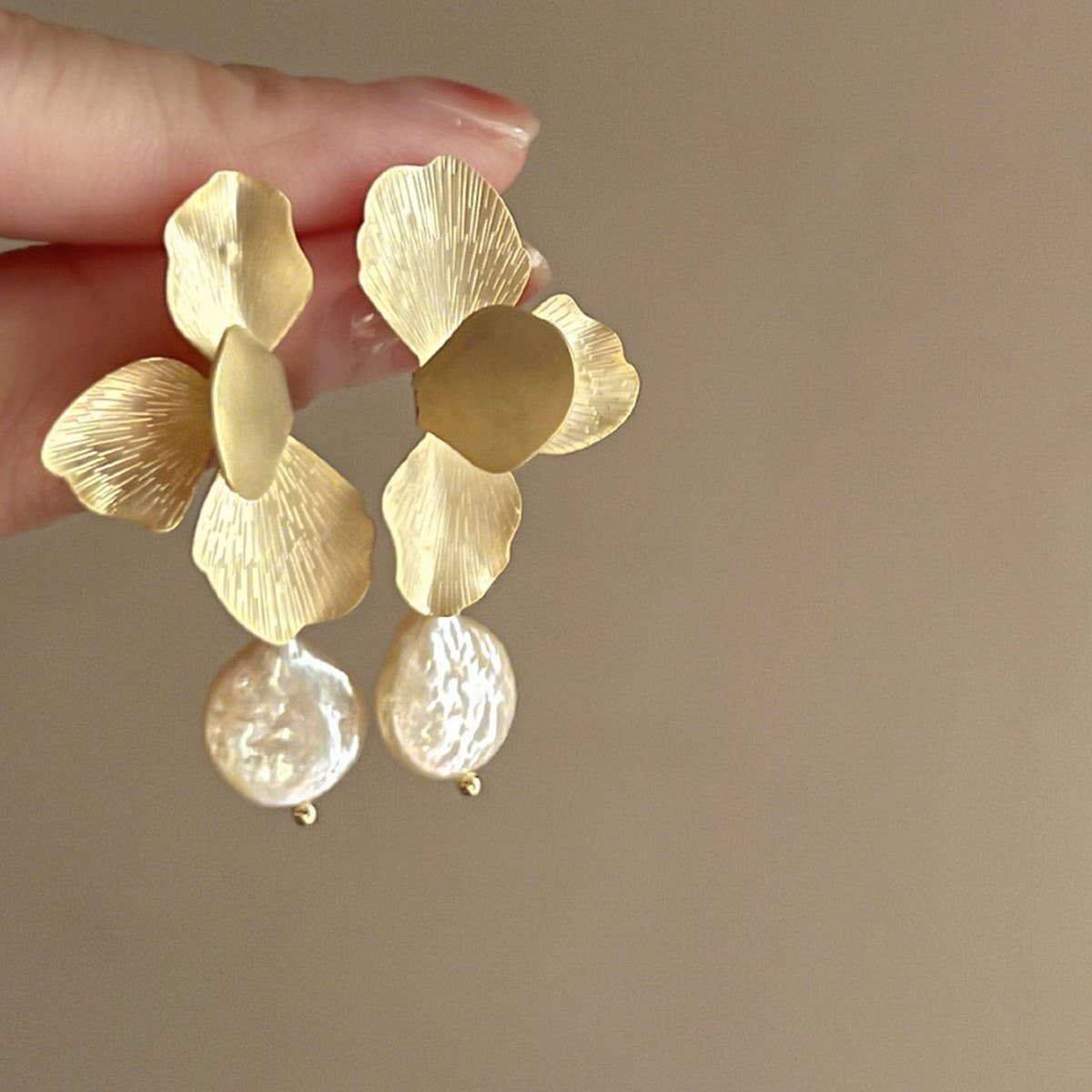 Flower Pearl Earring