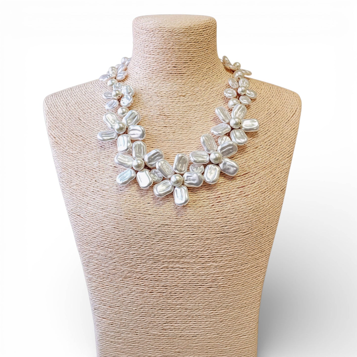 Flower Collar Pearl Necklace
