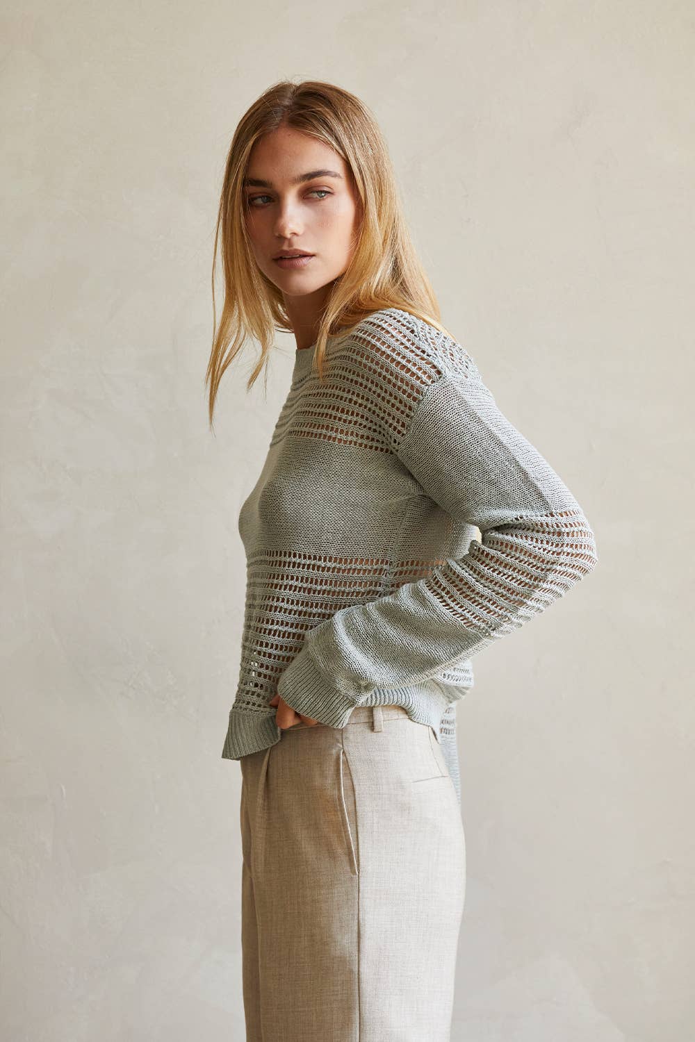 Donna Mix Media Pullover - 2 Colors