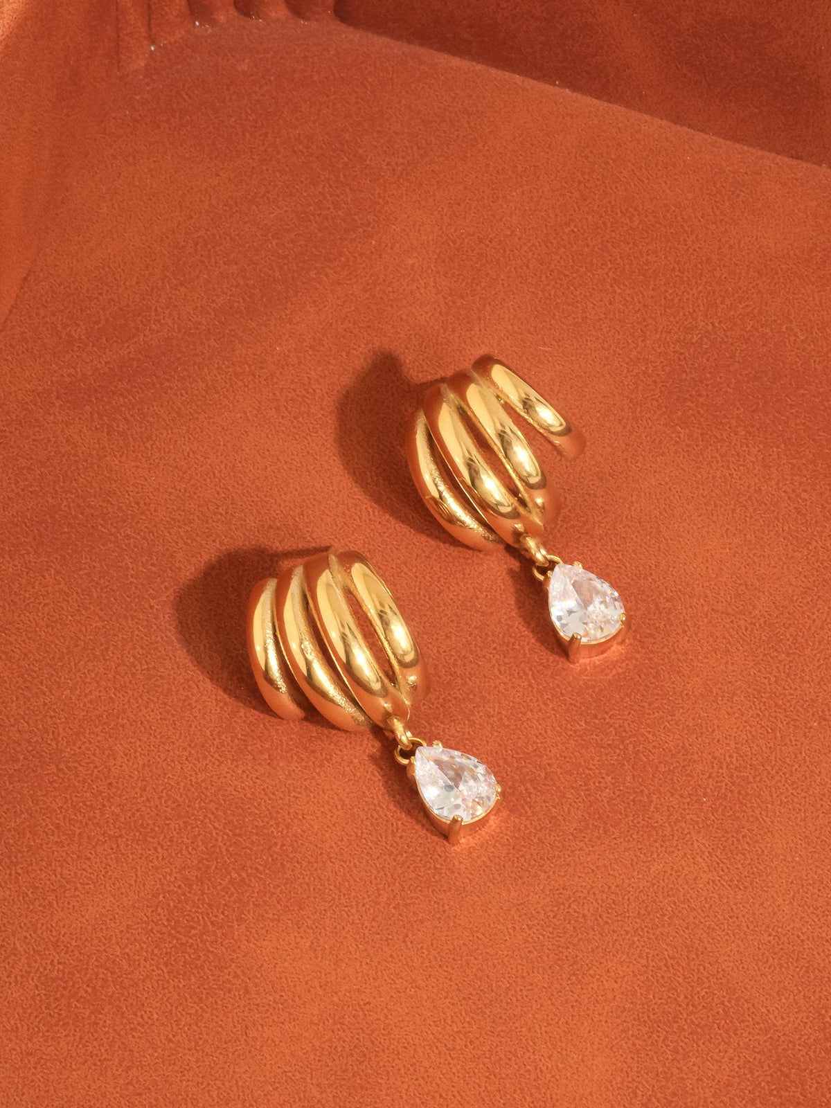 Dovely 18K Gold Non-Tarnish Earring