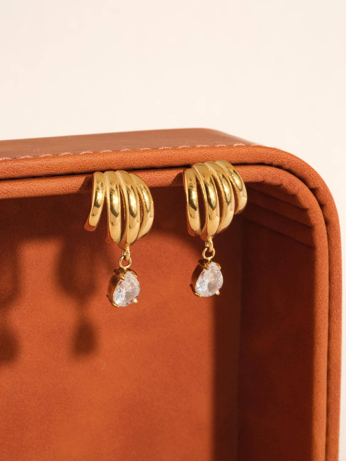 Dovely 18K Gold Non-Tarnish Earring